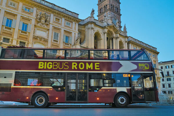 2-big-bus-tours-rome-bus-at-night